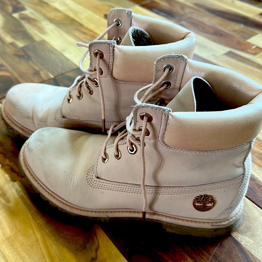 Timberland Dusty Rose color